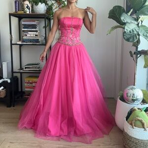 Alyce Designs Quinceanera barbiecore strapless beaded tulle ball gown dress, XS